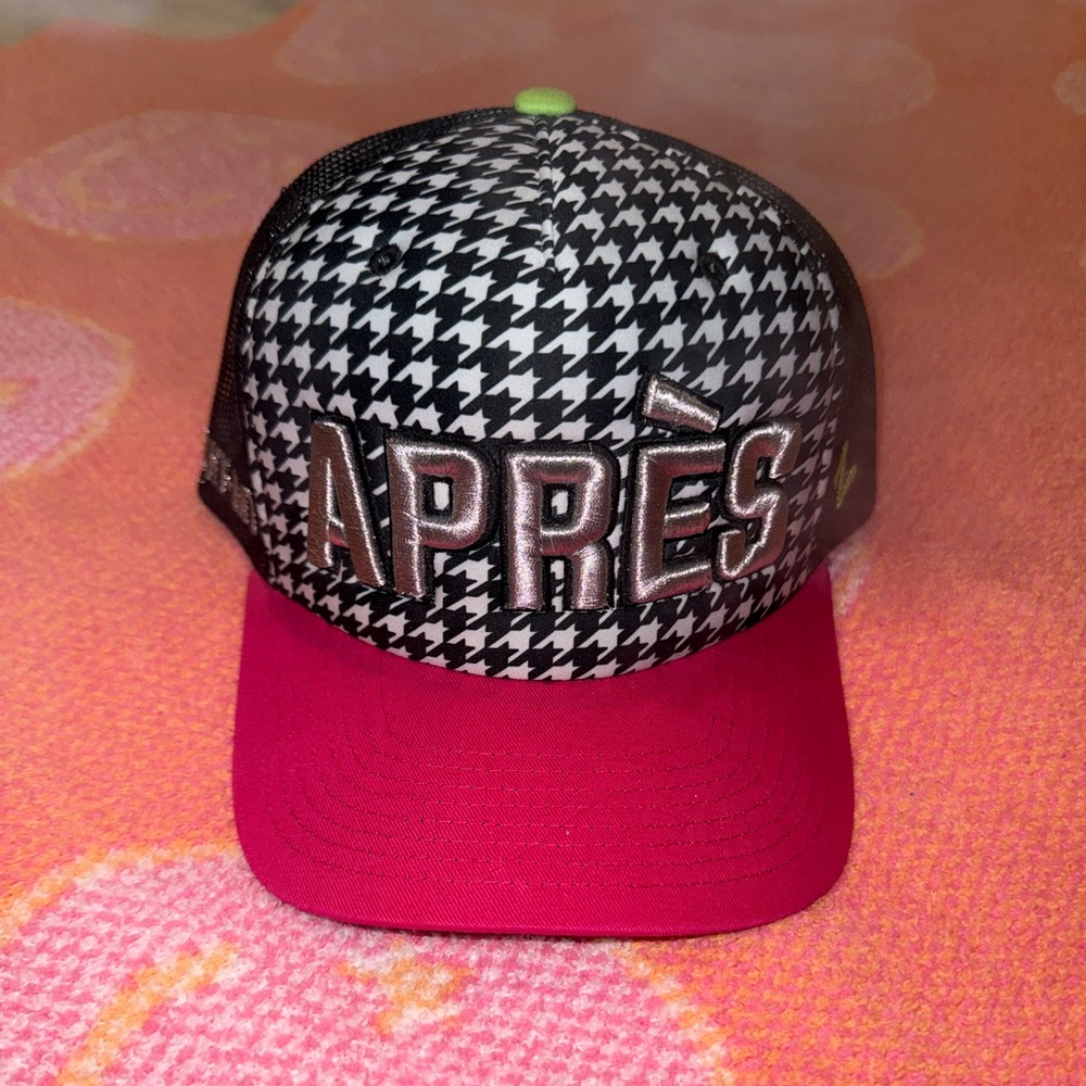 Apres Trucker Hat